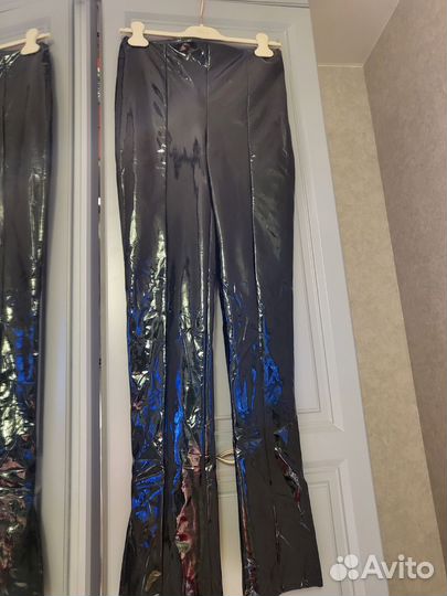 Лаковые брюки