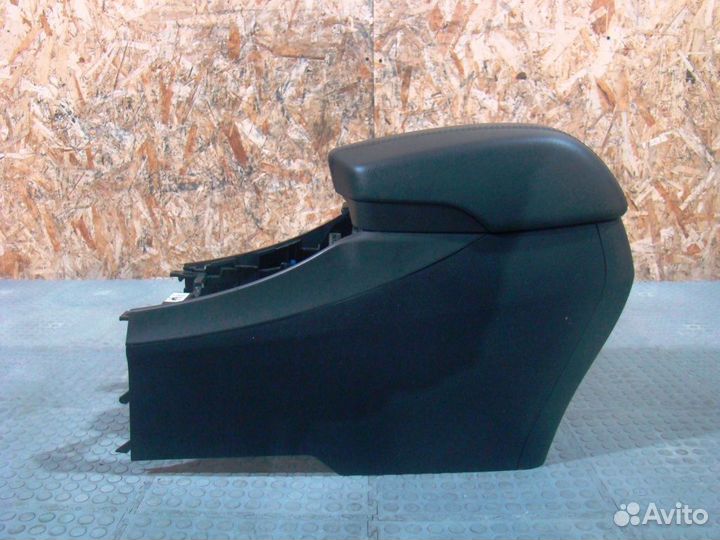 Hyundai Santa Fe DM Консоль с подлокотником