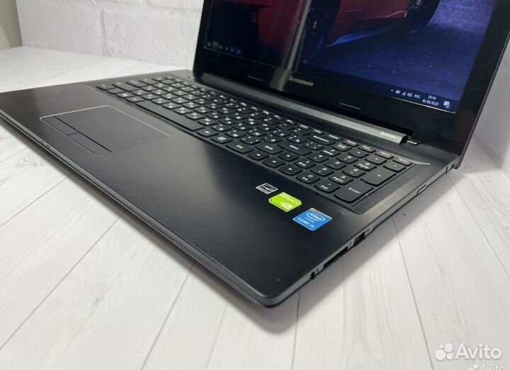 Игpoвой ноутбук Lenovo i5/8gb/2видeокарты/SSD+HDD