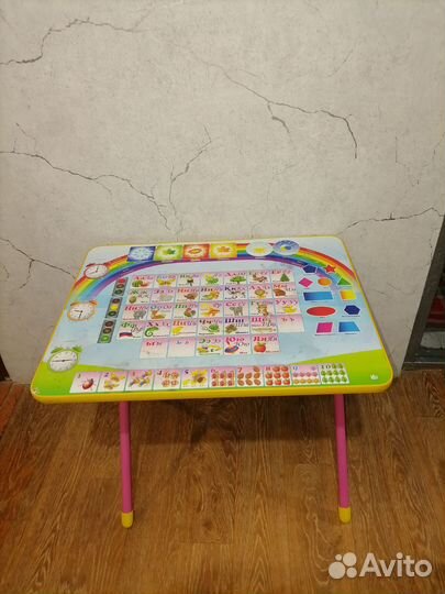 Детский столик