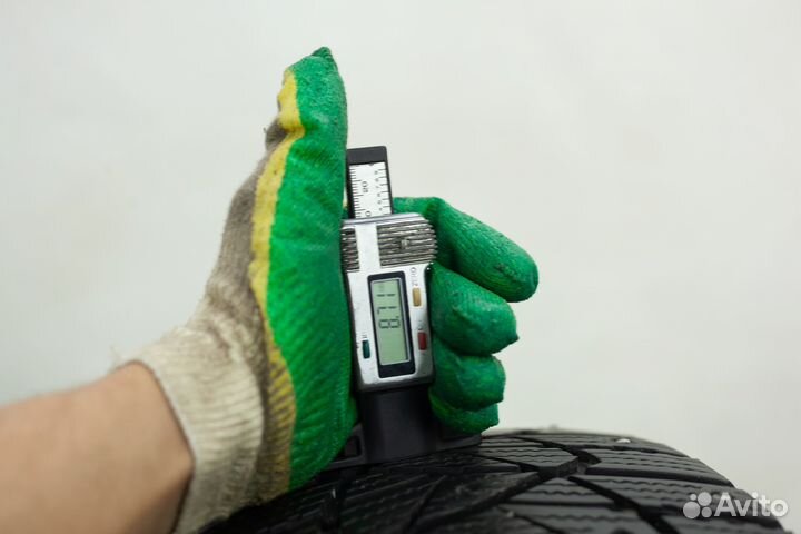 Dunlop Ice Touch 215/65 R16 98T