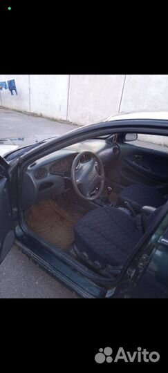 Hyundai Elantra, 1998