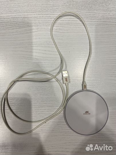 Беспроводная зарядка belkin