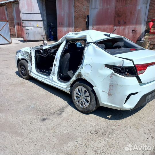 В разборе kia rio 4 2019 года 1.6 АКПП цвет белый