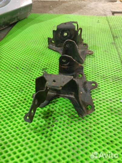 Кронштейн задней балки Renault Megane 2