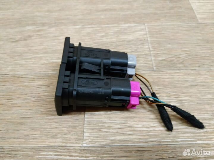 Кнопка аварийной сигнализации Ford Mondeo 3 дорест