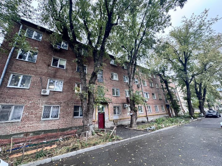 Комната 14 м² в 1-к., 4/4 эт.