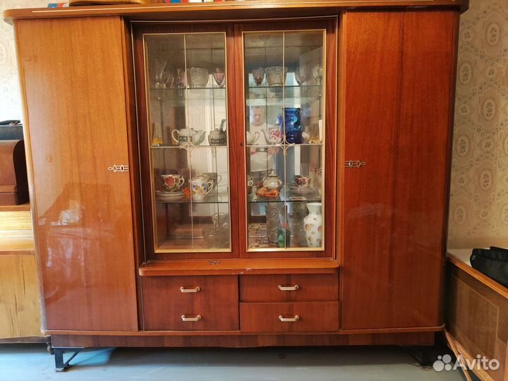 Сервант Хельга