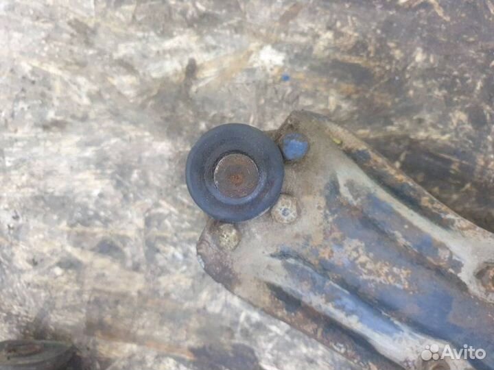 Рычаг задний Porsche 924 2.0 1984