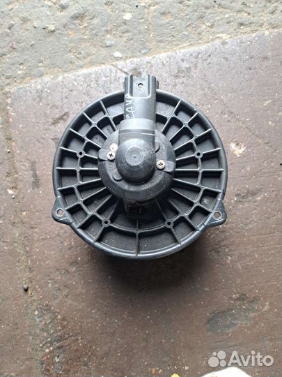 Моторчик печки Сузуки Лиана