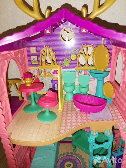 Кукольный домик с куклами