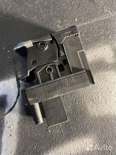 Кнопка ручника #: 1657 Audi A5 8T