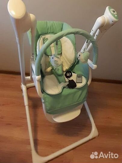 Стульчик для кормления (качели) Carrello Triumph