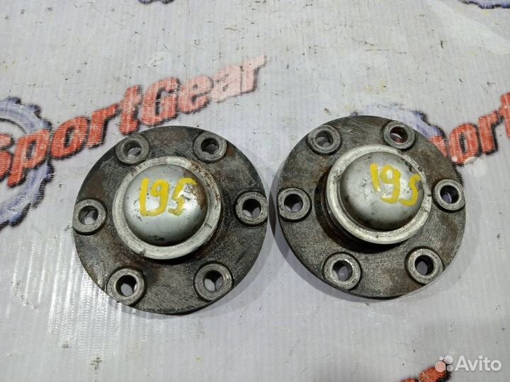 Фланцы Mitsubishi Pajero V26W 4M40 №195 1995 Рест
