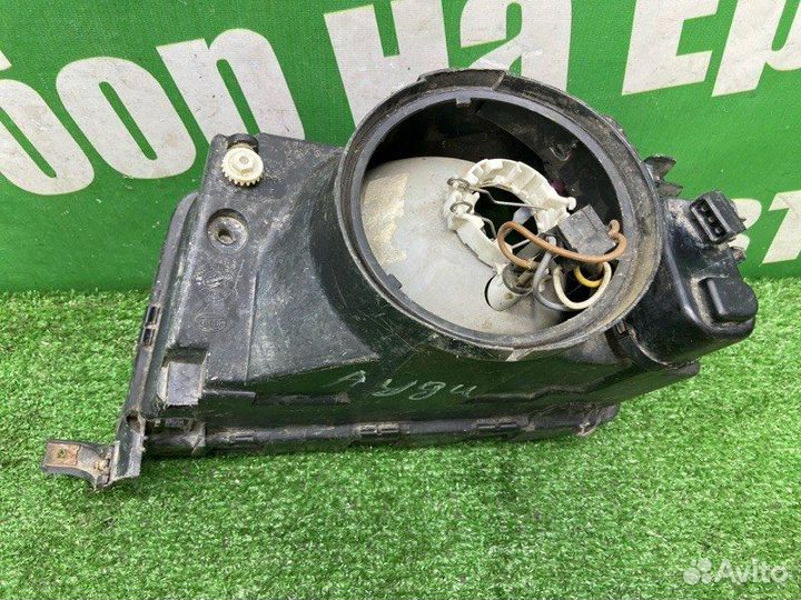 Фара галогеновая передняя правая Audi 100 C4