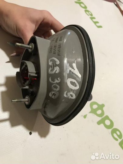 Фонарь задний внутренний левый Lexus Gs 1998 2003