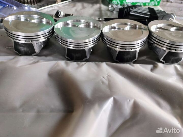 Поршня на гранту