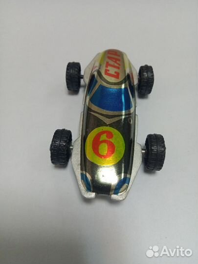 Гоночные машинки старт