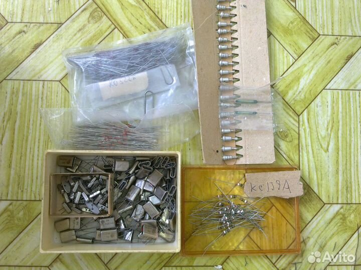 Резисторы, микросхемы и др. новые