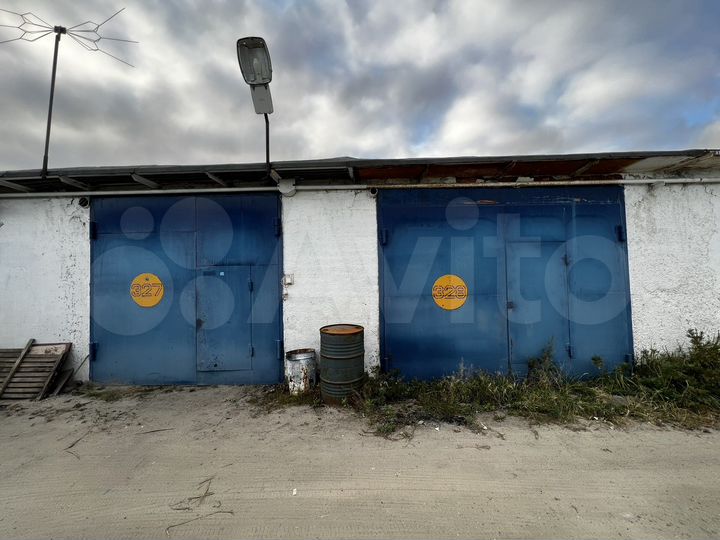 Гараж, > 30 м²