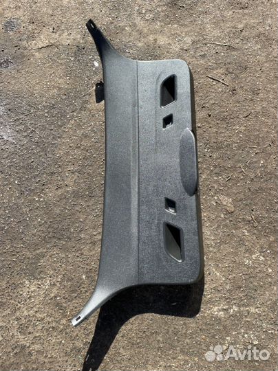 Бмв 1 f20 обшивка крышки багажника