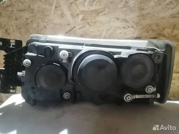 Фара Renault Premium