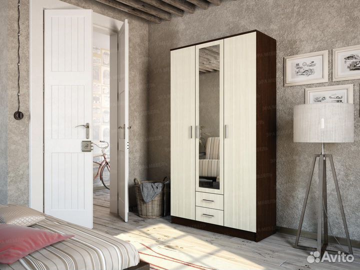 Шкаф трехдверный новый