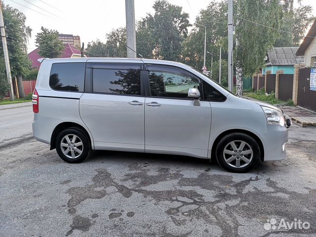 Toyota Noah 2.0 CVT, 2011, 243 000 км