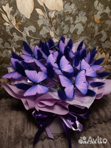 Букет из бабочек с сухоцветами