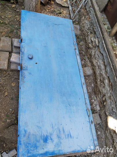 Металлическая дверь б/у