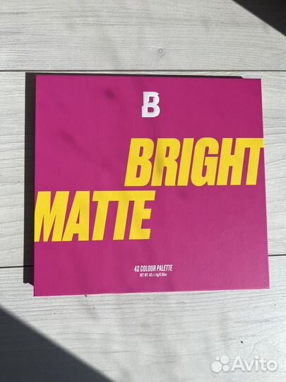 Палетка теней by beauty bay Bright matte 42