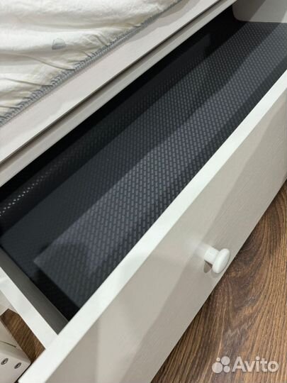 Кроватка для новорожденных с маятником