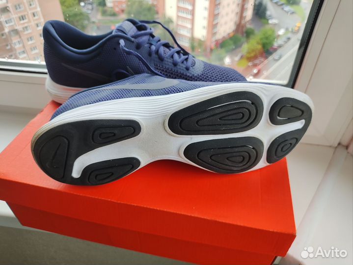 Кроссовки nike revolution 4