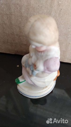 Девочка с куклой