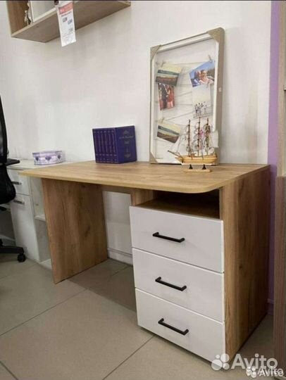 Письменный стол лайт