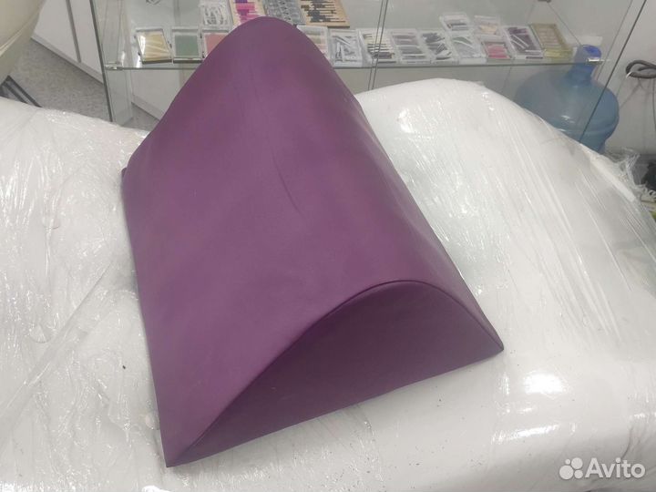 Подушка под коленки для ресниц