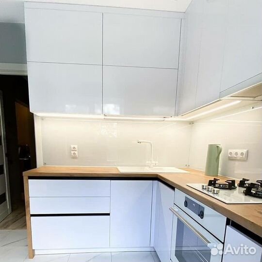 П образная кухня на заказ. Производство Новоселово