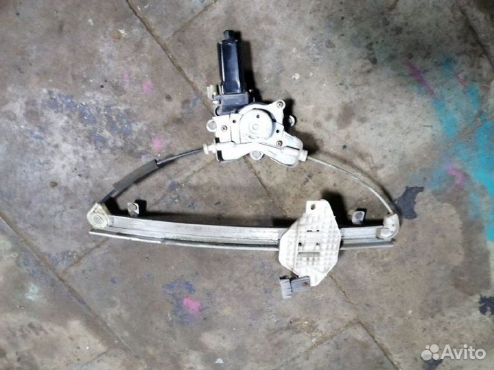 Стеклоподъемник задний правый Hyundai Sonata 4