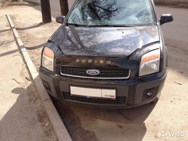 Спойлер капота (мухобойка) на Ford Fusion