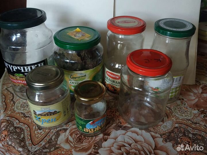 Банка стеклянная с закручивающейся крышкой