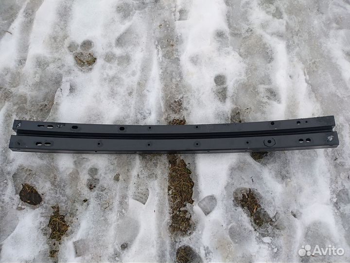 Усилитель переднего бампера Toyota camry '02