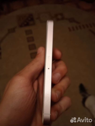 Телефон iPhone se