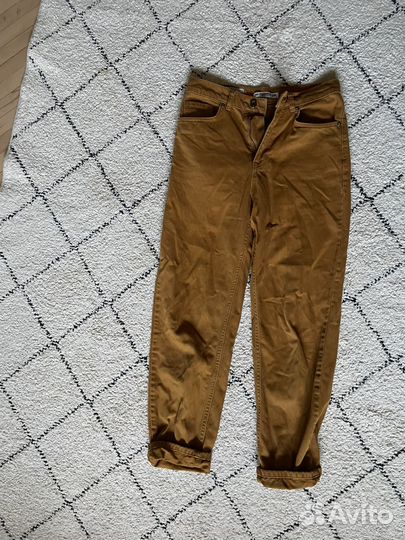 Горчичные джинсы Pull and Bear 44