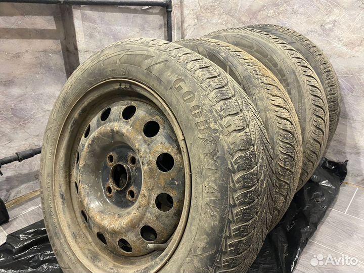 Goodyear UltraGrip Ice 2 185/65 R15