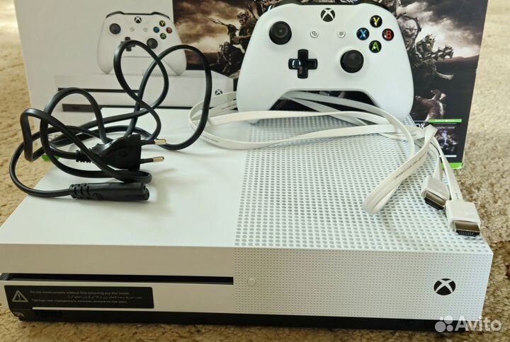 XBox One S 500GB (Лицензионная) + 11 игр