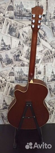 Акустическая гитара