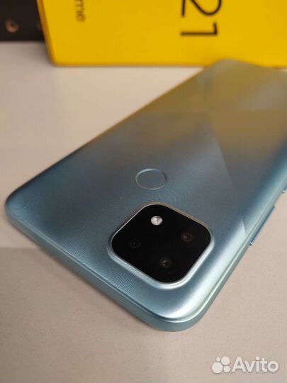 Телефон Realme C21 3/32gb