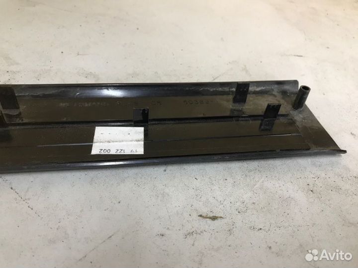 Молдинг порога передний левый Mercedes-Benz