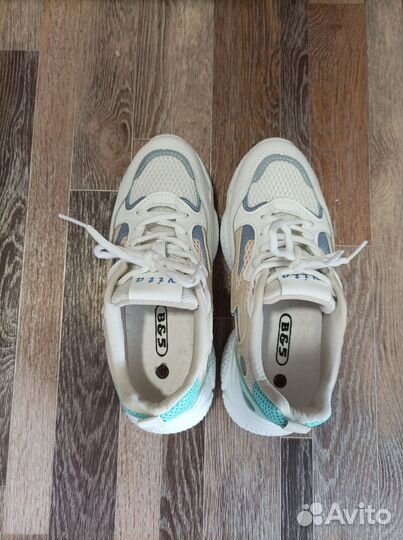 Кроссовки для девочки