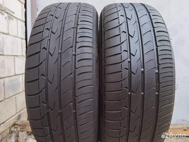 Toyo Tranpath MPZ 215/60 R17 96H